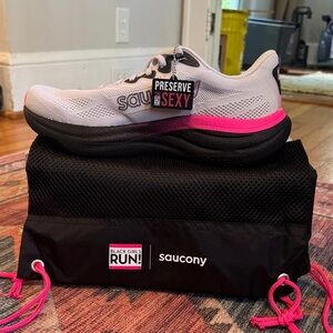 NWT/Unworn Saucony Ride 19 Special Edition: Black Girls Run! Sz 12